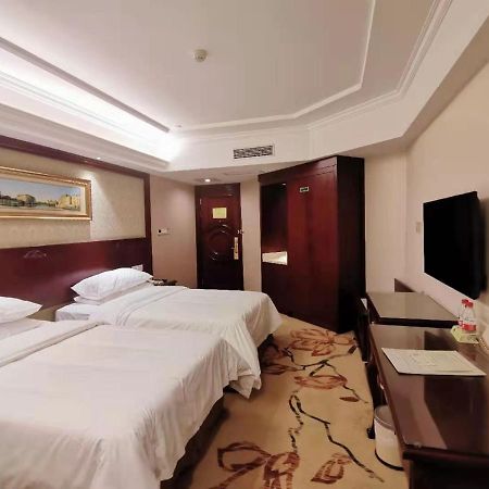 Vienna Hotel Changnan Nanchang County Bagian luar foto